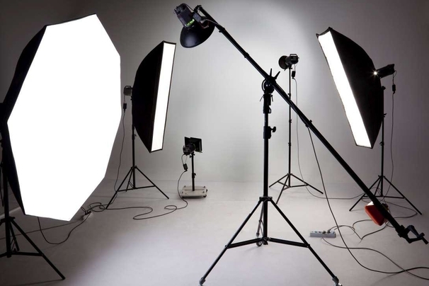 Профессиональный фотограф и фотосвет